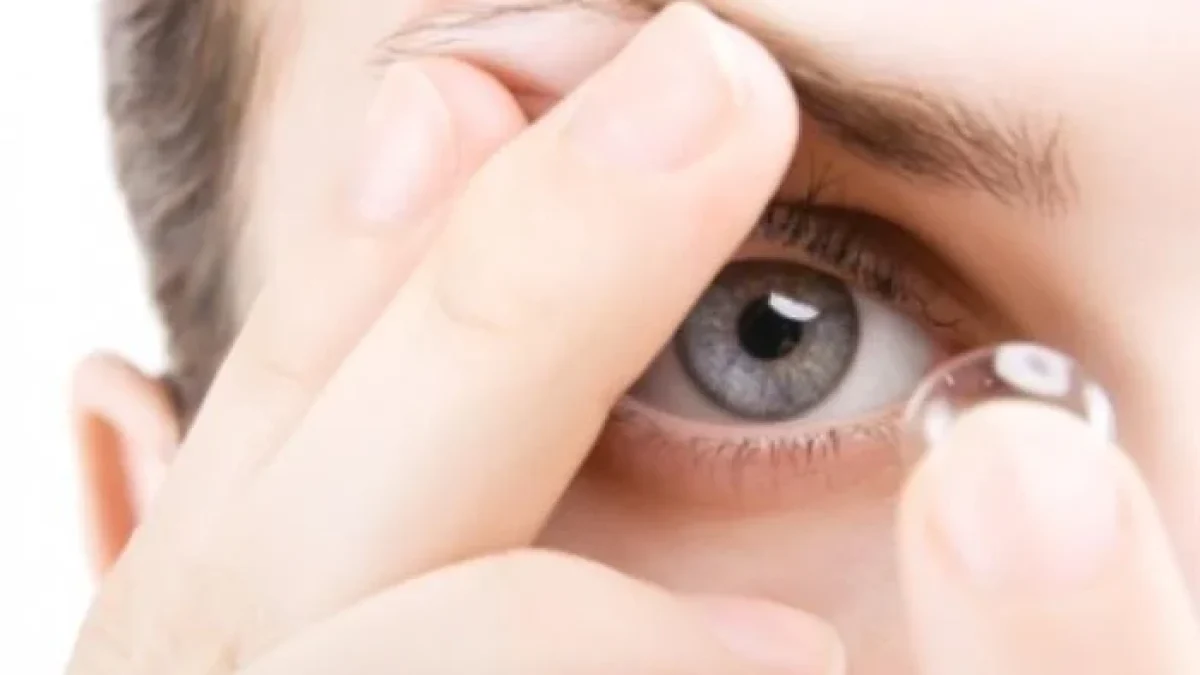 Tips Merawat Kontak Lens Agar Tetap Higienis