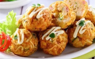 Cara Cepat Membuat Bola-bola Mie, Enak dan Mantap