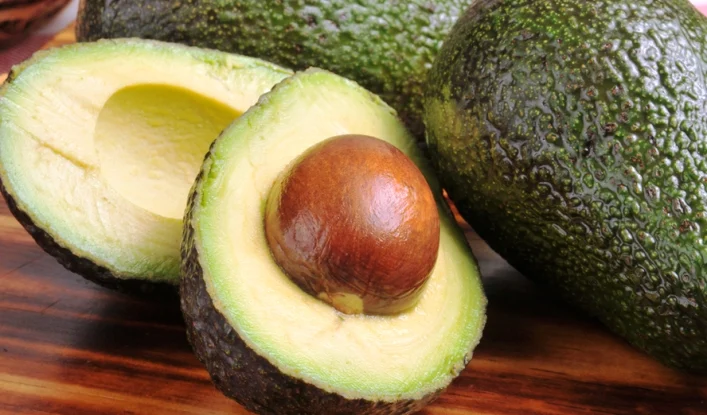 Manfaat & Khasiat Buah Alpukat untuk Kesehatan dan Kecantikan