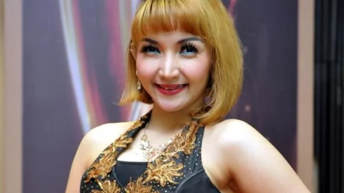Roro Fitria Diciduk Polisi Bersamaan Dengan Seorang Fotografer