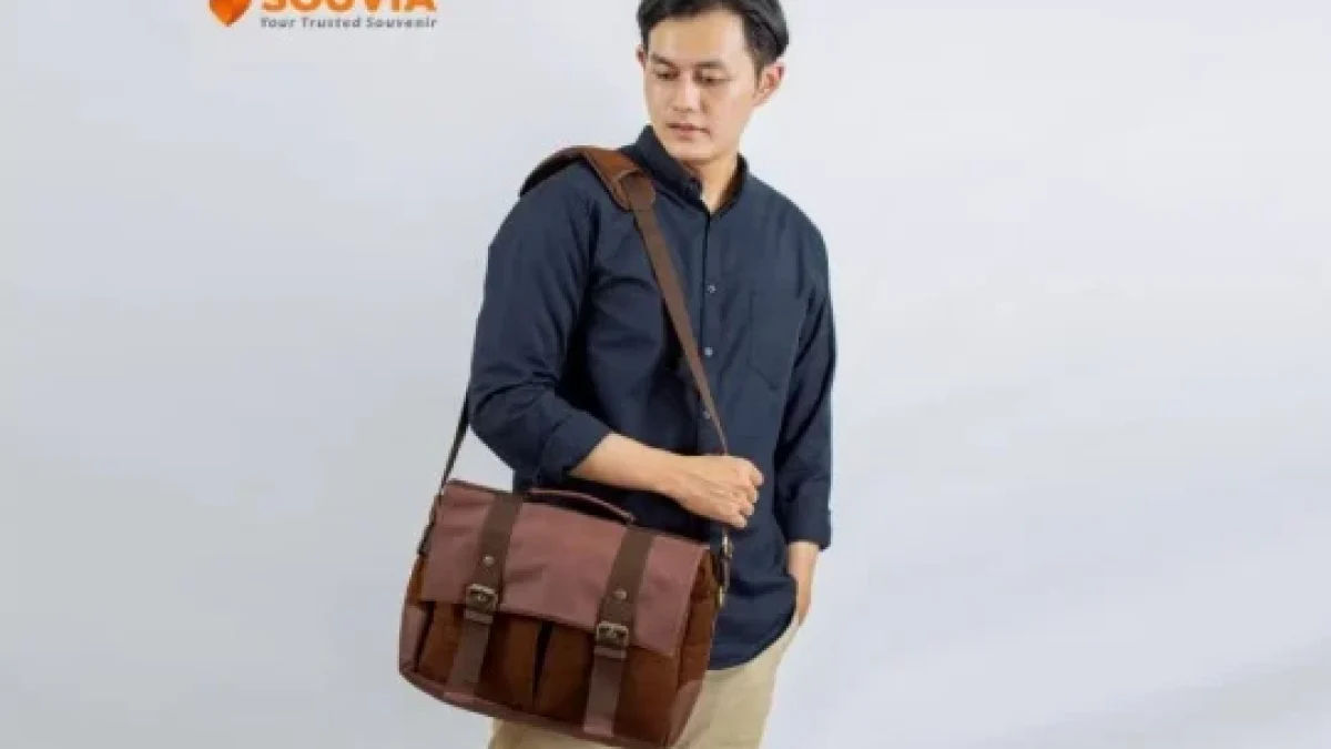 Inilah 6 Tips Memilih Tas Selempang Pria Berkualitas yang Perlu Anda Ketahui