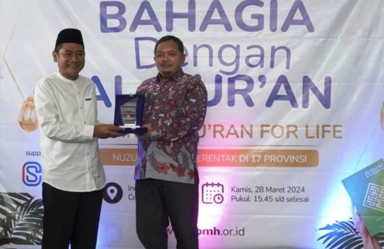 JNE Terima Penghargaan Tebar Sejuta Al Qur’an dari Baitul Maal Hidayatullah