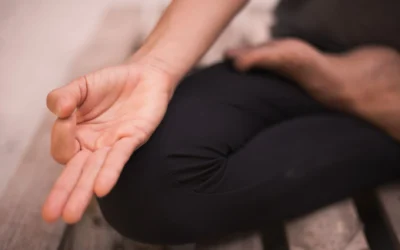 Meditasi Meredakan Stres secara Alami dengan 5 Teknik Efektif