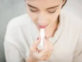 7 Tips Merawat Bibir Pecah-pecah Agar Kembali Lembap Alami