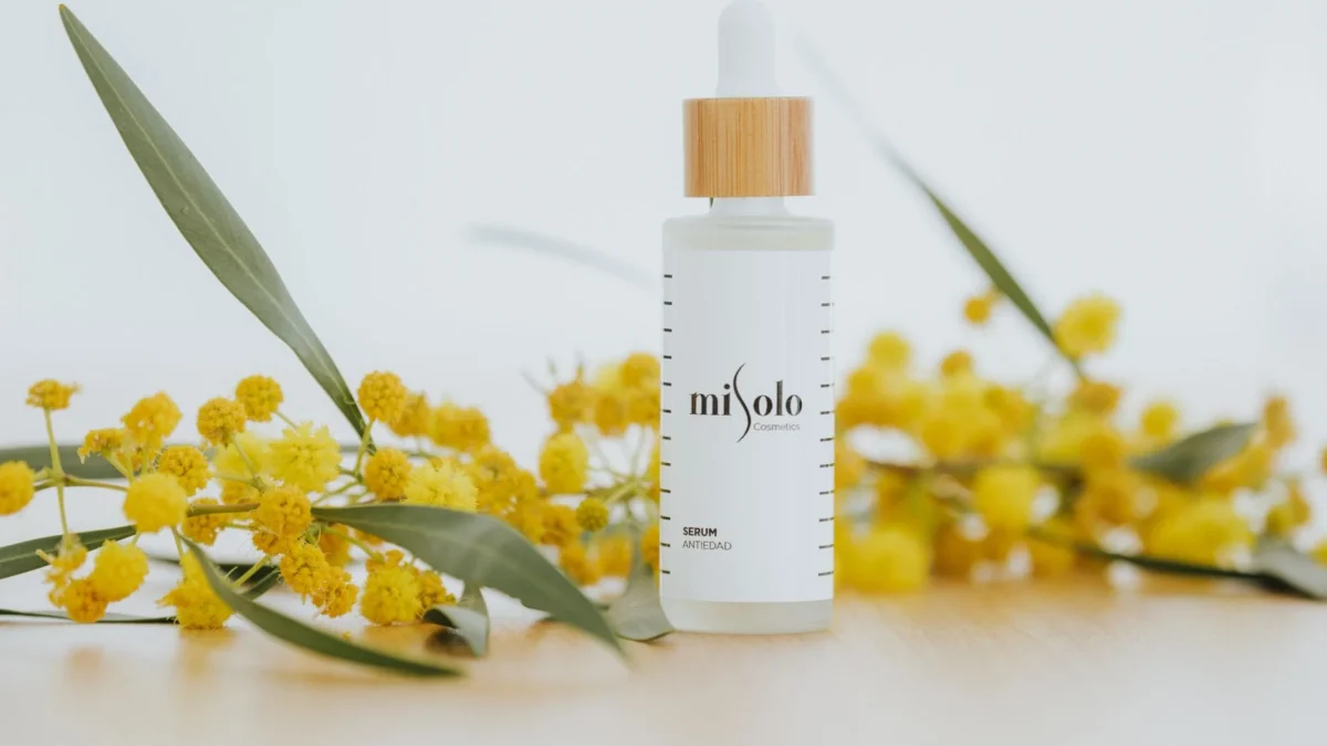 Serum Pemutih Wajah Alami Terbaik untuk Kulit Cerah Glowing Sehat