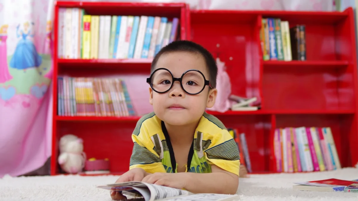 Tips Mengajari Anak Membaca dari Rumah dengan Santai