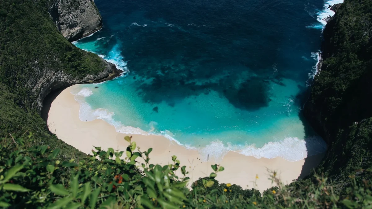 Wisata Pantai Tersembunyi Paling Eksotis untuk Liburan Tenang