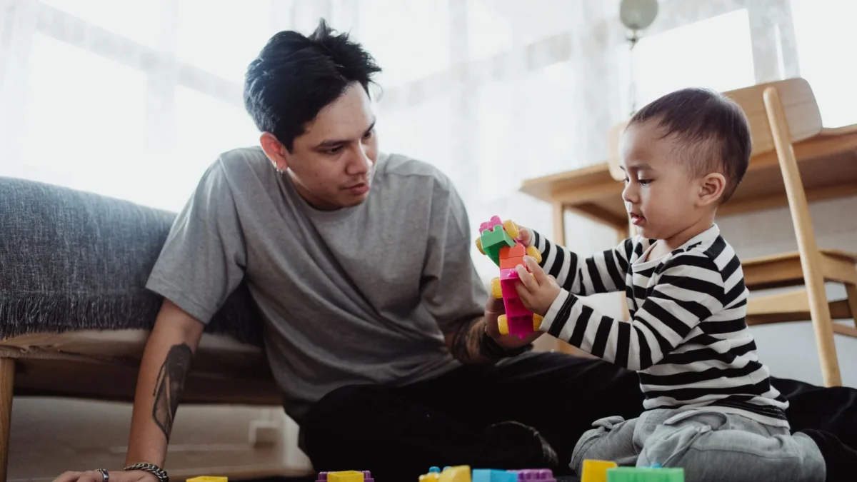 Peran Ayah dalam Pengasuhan Anak Sehari-hari