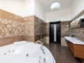 Pilihan Keramik Kamar Mandi yang Aman dan Awet